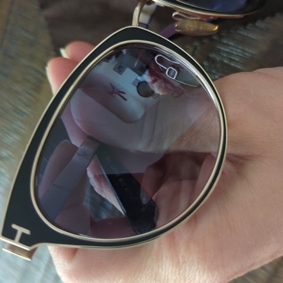 Tom Ford Sunglass - Photos taken of serial number - please review Cat Ey… - Picture 10 of 11